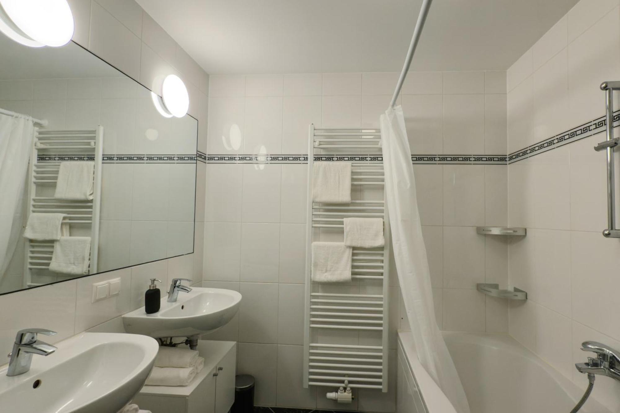 110Qm, 4 Bedrooms, Near Schoenbrunn - Axara Housing Osw 33 Vienne Extérieur photo